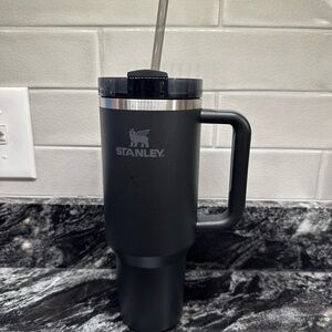 Stanley 40oz Quencher Tumbler